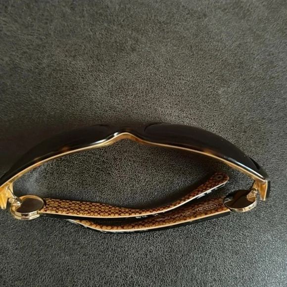 Authentic Coach Tortoise Bell Sunglasses - Picture 10 of 10